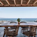 Colombos Beachfront Foinikiá