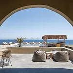 Colombos Beachfront 酒店 Foinikiá