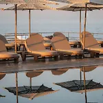 酒店 Colombos Beachfront 5*