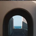 Colombos Beachfront 5* Foinikiá