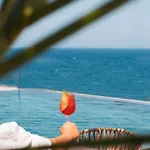 Colombos Beachfront Hotel Foinikia (Santorini)