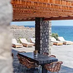Colombos Beachfront 5*