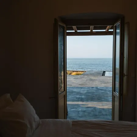 Hotell Colombos Beachfront Foinikiá