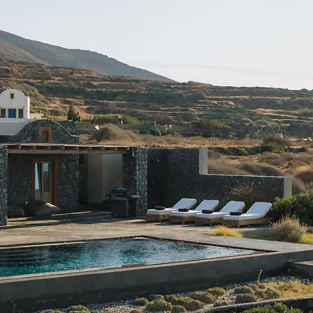Colombos Beachfront Foinikia (Santorini)