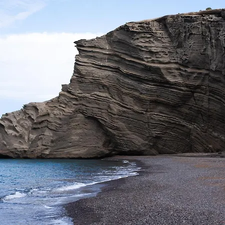 Colombos Beachfront Foinikiá