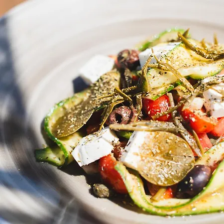 Colombos Beachfront 5*