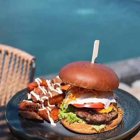 Colombos Beachfront Hotel