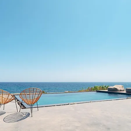 Colombos Beachfront Hotel Foinikia (Santorini)
