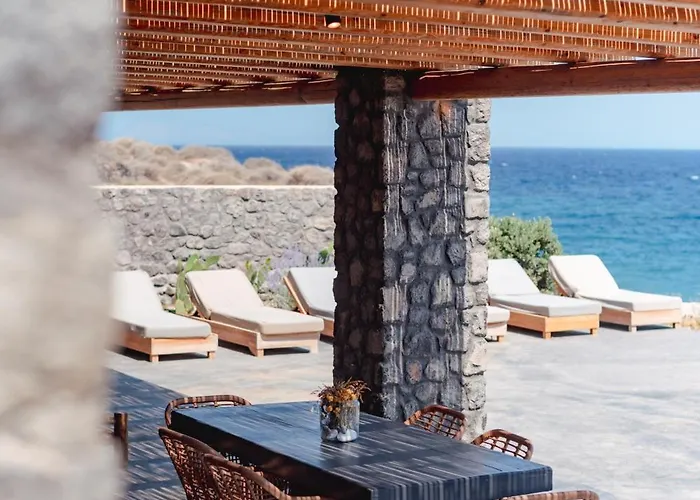 Colombos Beachfront 5*