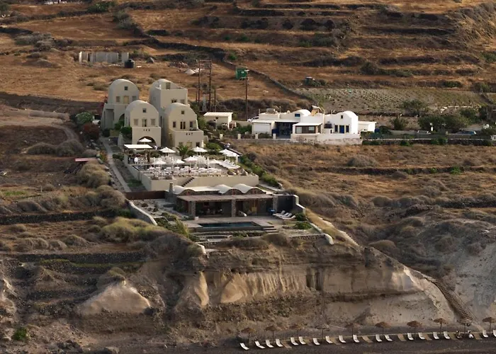 Colombos Beachfront 5* Foinikiá