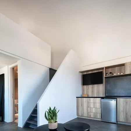 מלון Colombos Beachfront Foinikiá