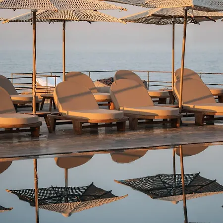 酒店 Colombos Beachfront 5*
