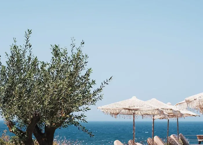 Hotel Colombos Beachfront 5*