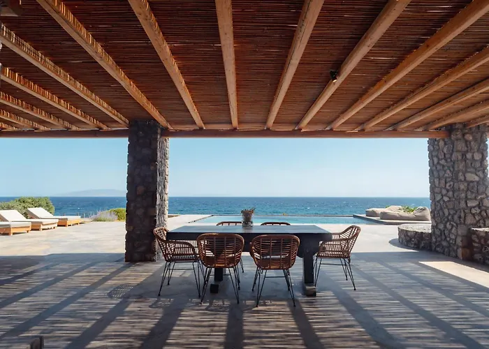 Colombos Beachfront Foinikiá